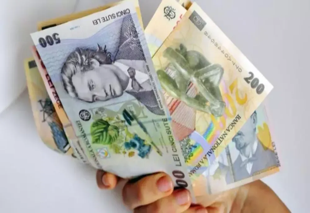 Angajatorii obligați să mărească salariile angajaților cu vechime. De când se aplică legea