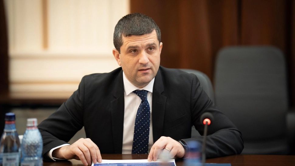 Radu Miruță