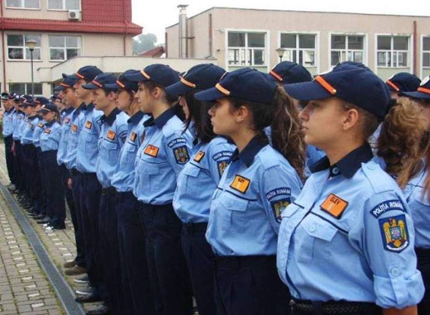 scoli de politie