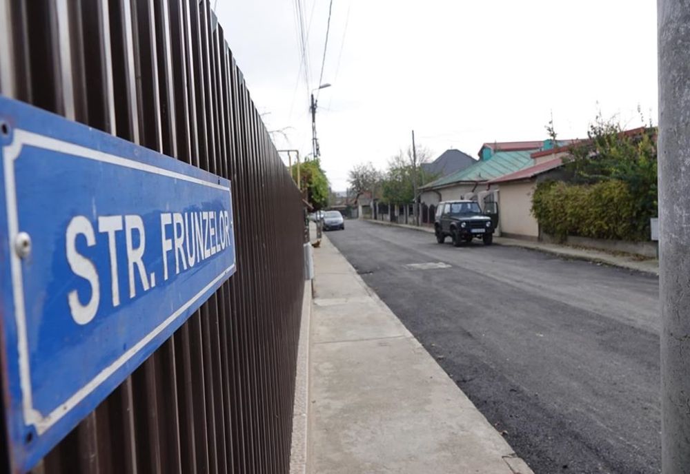 Primăria Călărași efectuează lucrări de asfaltare pe mai multe străzi din municipiu