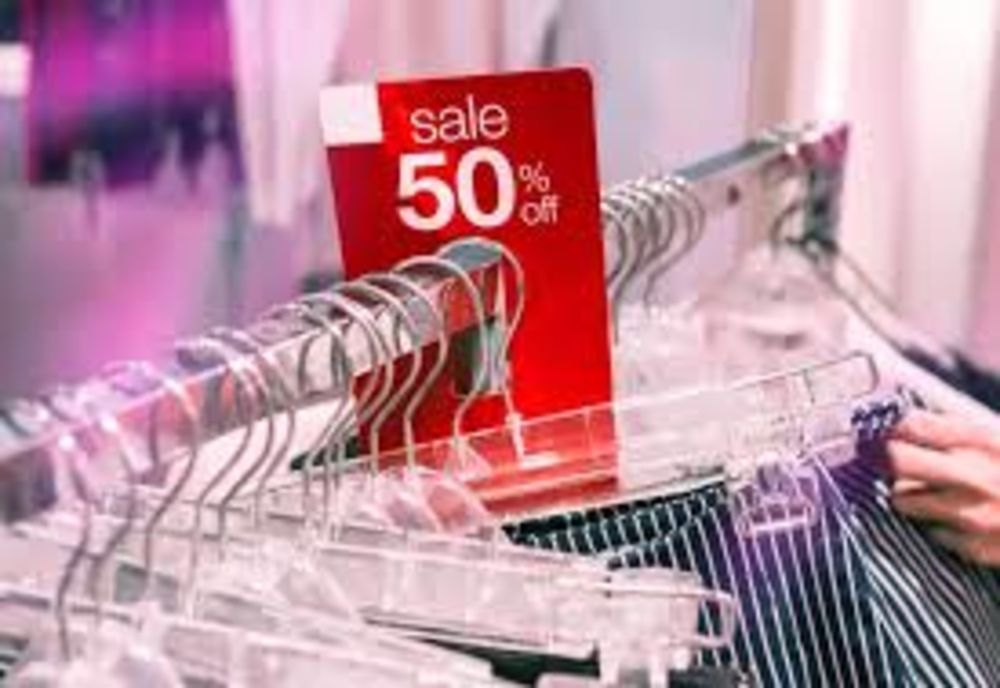 MARE ATENȚIE la reducerile de sezon! Recomandările Protecției Consumatorului