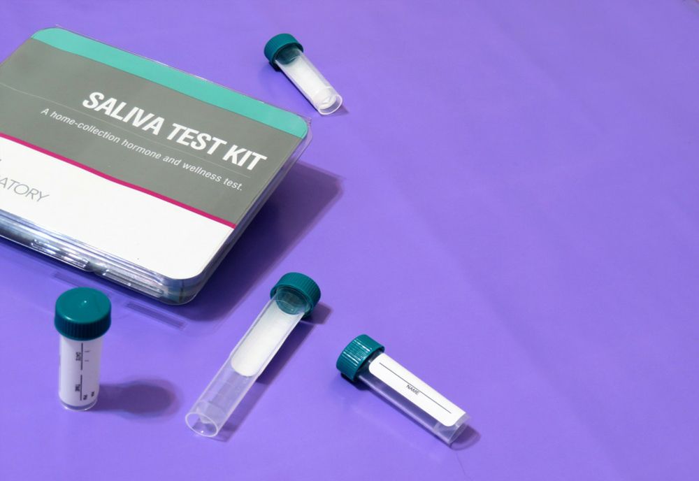 Noul test de salivă pentru COVID-19 ajunge și în România