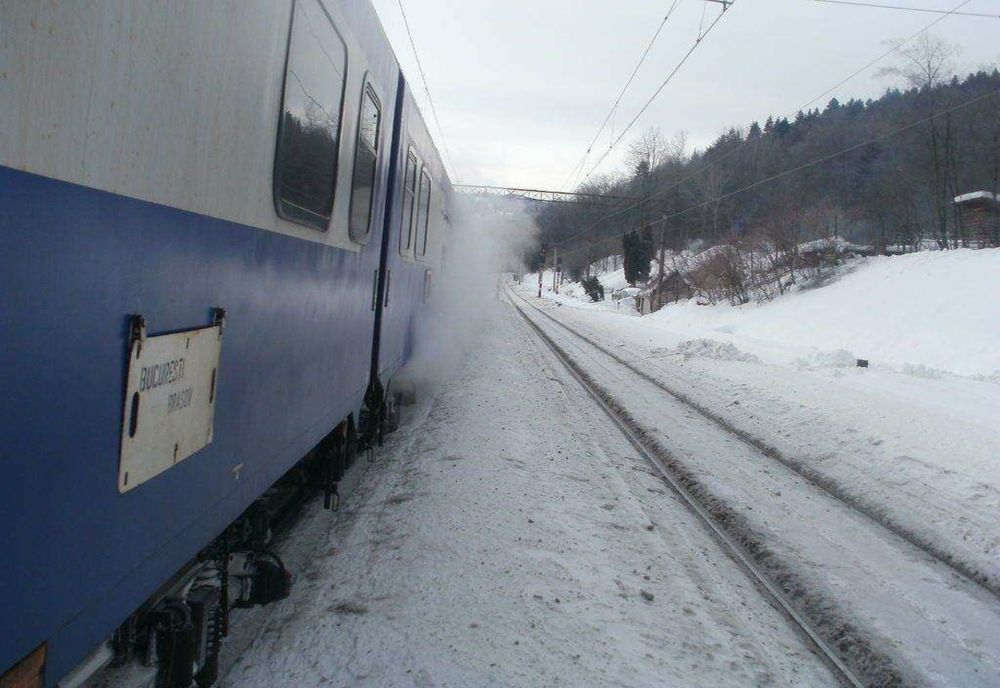 Trafic feroviar cu dificultăţi în zona de sud a ţării, din cauza căderilor de zăpadă