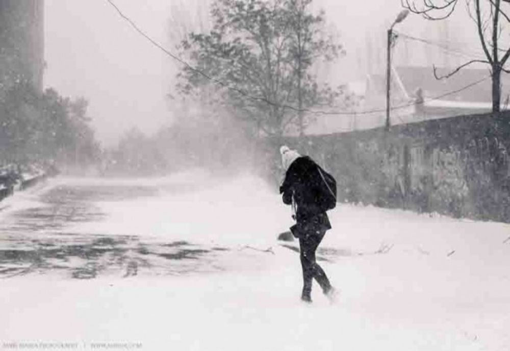 Informare meteo de lapoviță și ninsori viscolite
