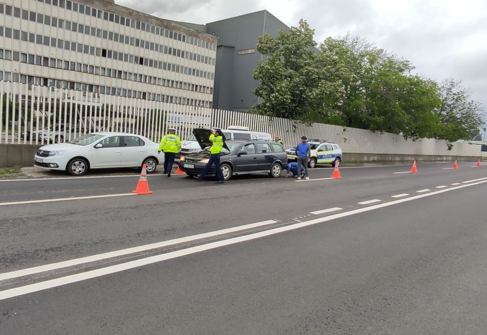 FOTO Starea tehnică a zeci de autovehicule, verificată de poliţişti în trafic