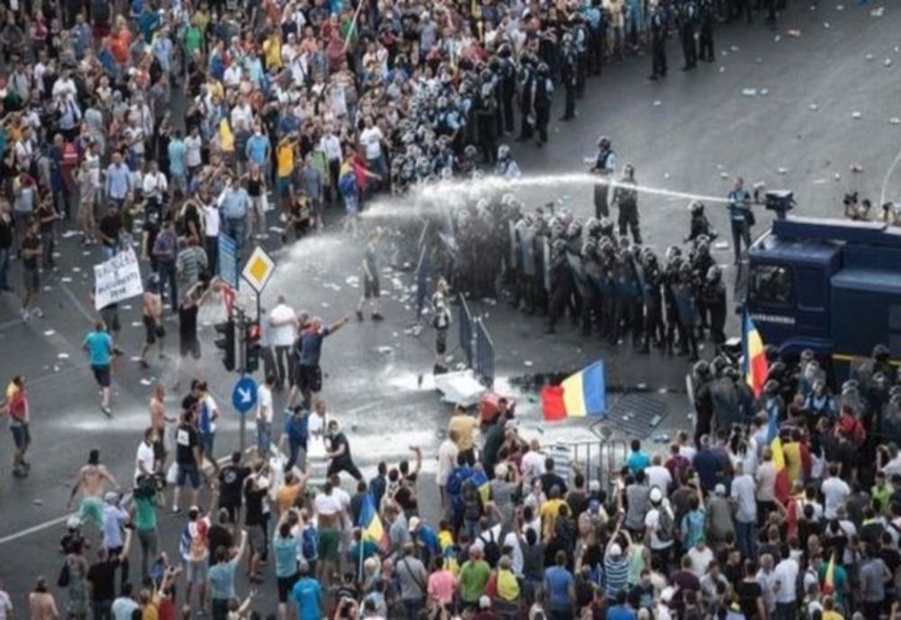 CULISELE STATULUI PARALEL. 10 august. Activiștii au dinamitat statul?