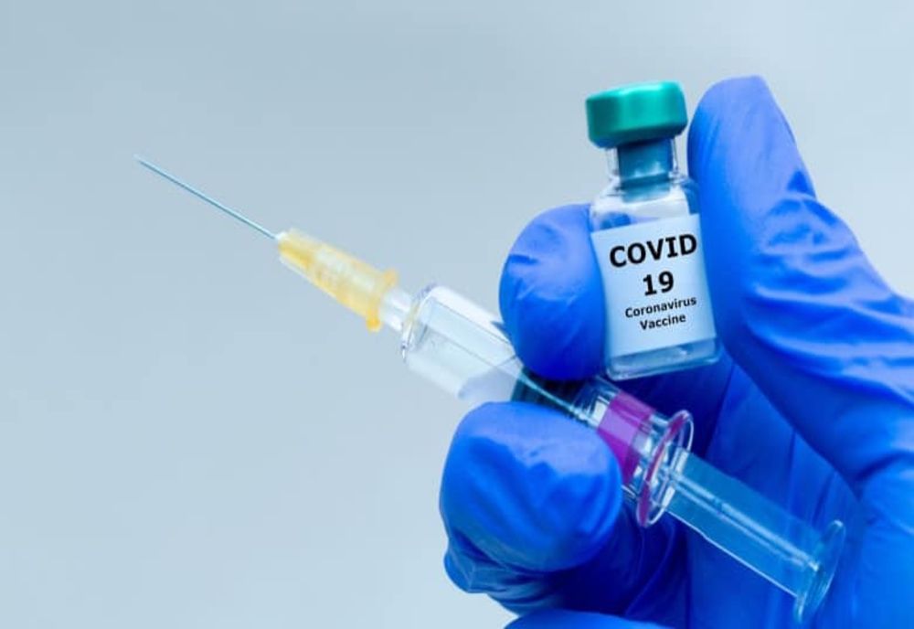 STUDIU / A treia doză de vaccin Pfizer restabilește protecția de 95%