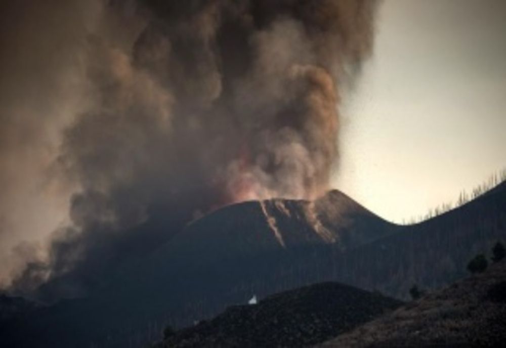 Meteorologii avertizează: Un nor toxic ajunge deasupra României