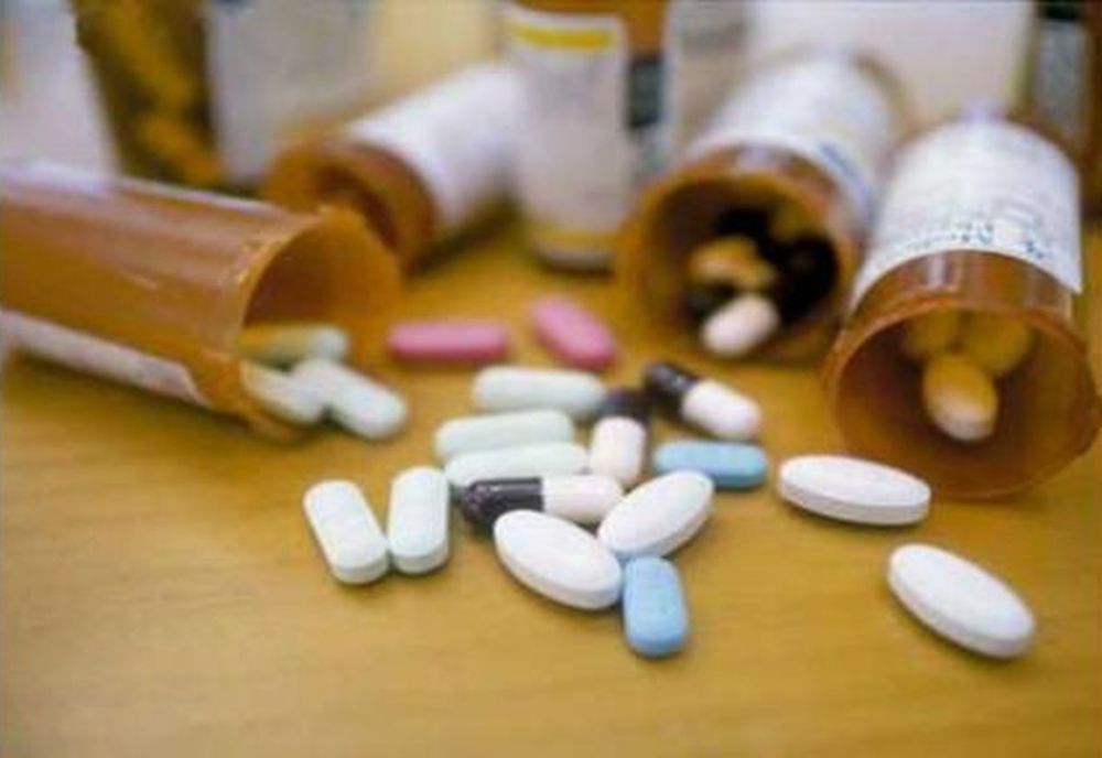 Semnal de ALARMĂ! Românii cumpără cantități URIAȘE de medicamente FĂRĂ prescripție medicală - STUDIU