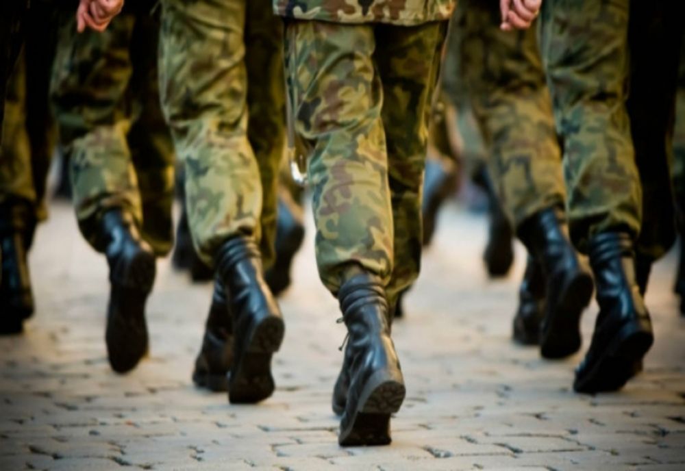 Dîncu neagă mobilizarea rezerviștilor: Dacă oamenii văd pe cineva cu o valiză în gară nu înseamnă că merge la încorporare