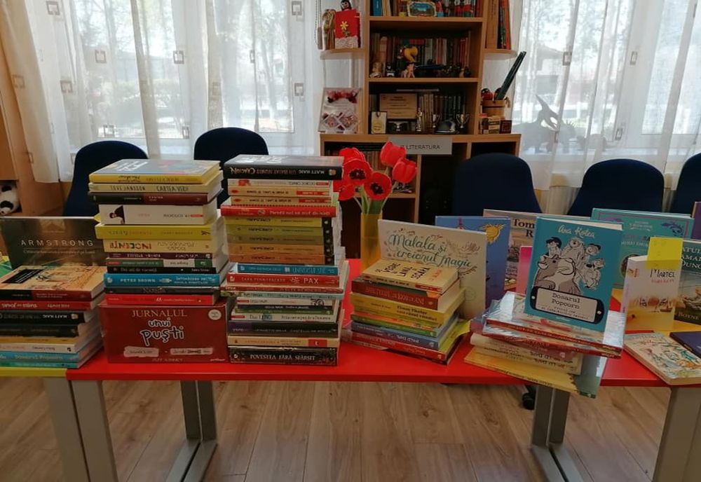 “Dăruim cărți, construim viitorul” pentru biblioteca școlii din Cuza Vodă