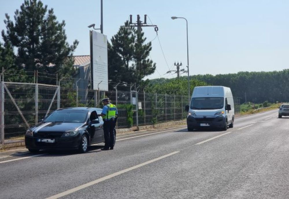 Poliţia nu a avut milă! S-au dat amenzi pe bandă rulantă în weekend