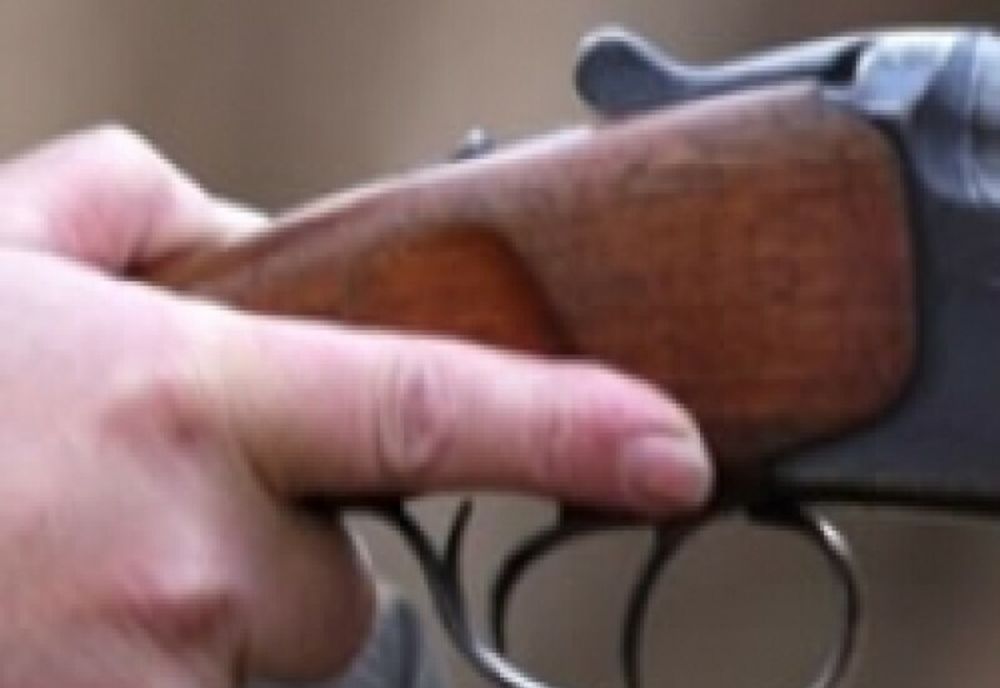 Un tânăr de 19 ani, din Caraș-Severin, a murit după ce s-ar fi împuşcat cu o armă de vânătoare