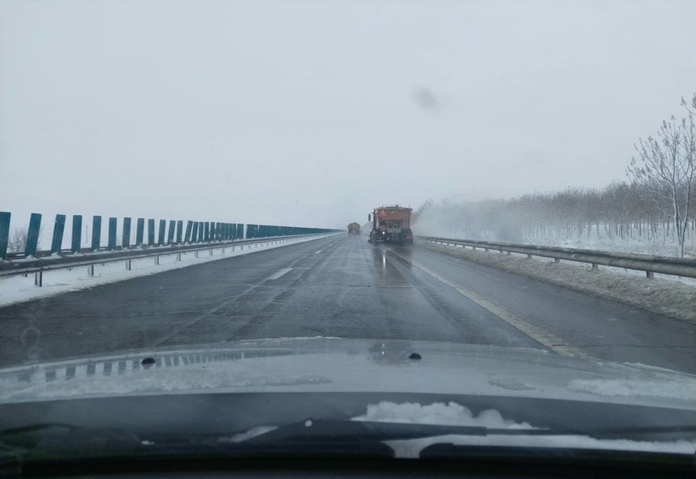 Se circulă în condiții de iarnă în Călărași. Situația drumurilor