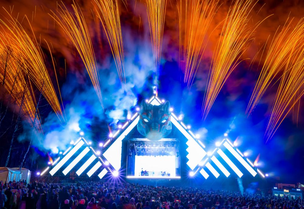 VIDEO Atmosferă incendiară în prima zi a Festivalului Massif!