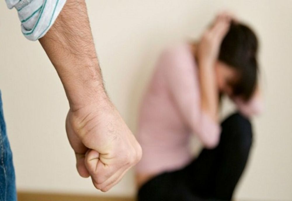 RAPORT AL POLIȚIEI ROMÂNE: NUMĂRUL CAZURILOR RAPORTATE DE VIOLENȚĂ DOMESTICĂ, ÎN SCĂDERE