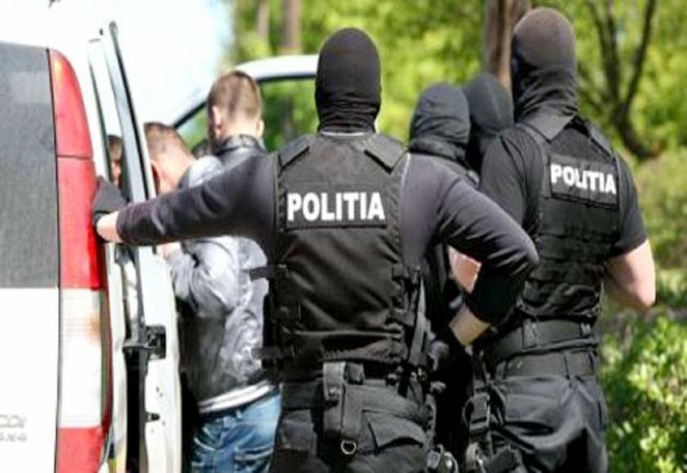 Scandal la beție. Doi bărbați arestați 