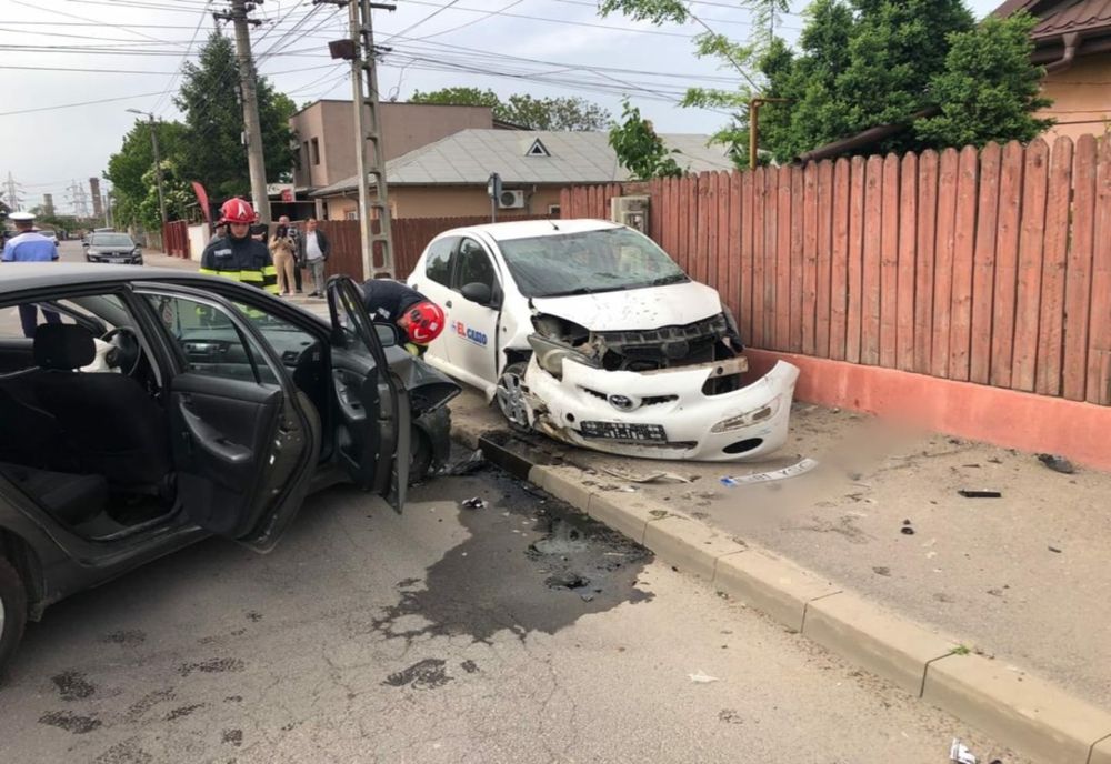 FOTO Mașini făcute praf într-un accident în Călărași