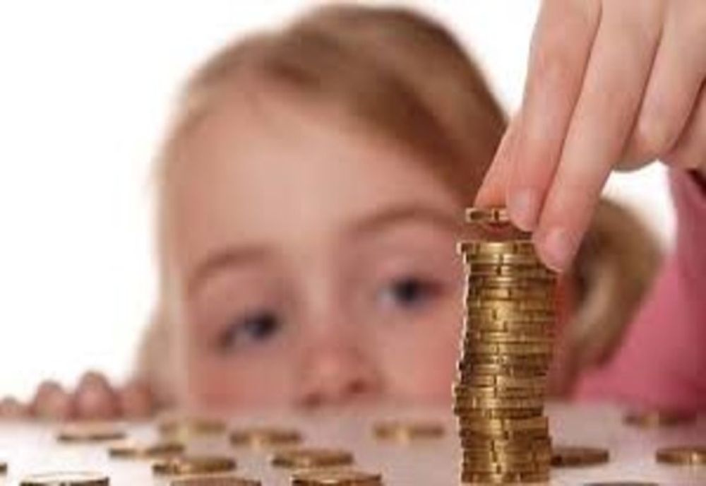 ALOCAȚIILE PENTRU COPII VOR FI PLĂTITE MAI DEVREME ÎN ACEATĂ LUNĂ, PENTRU A SPRIJINII PĂRINȚII LA ÎNCEPUTUL ANULUI ȘCOLAR