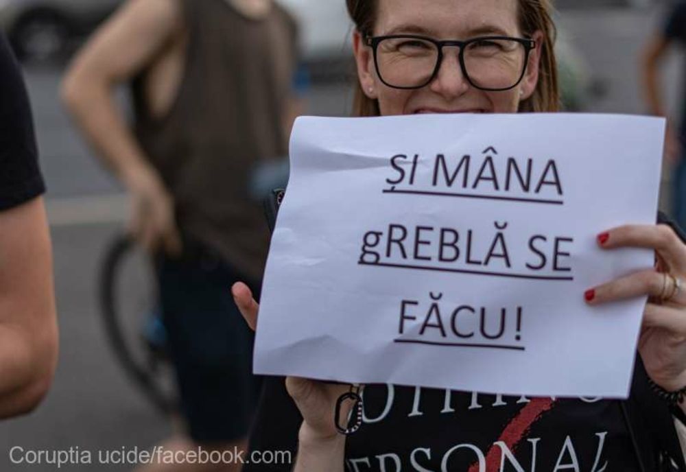 Protest în Piaţa Victoriei pentru a patra zi