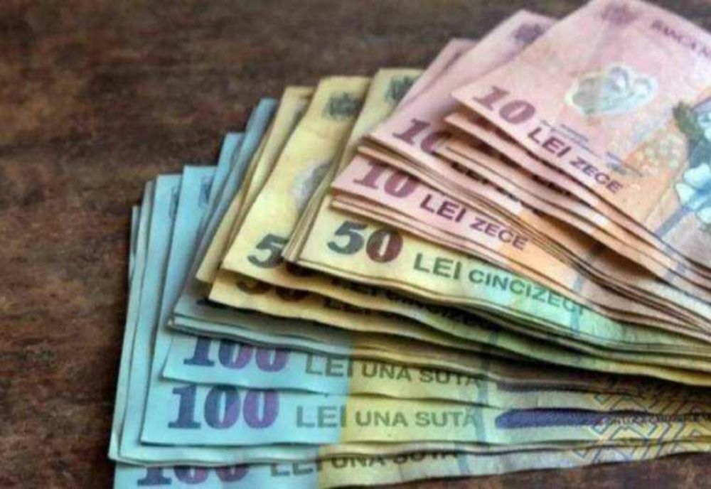AUSTERITATE DOAR PENTRU CEI MULȚI. ROMÂNII AU GRIJA ZILEI DE MÂINE, ANGAJAȚII DE LA STAT SE LĂFĂIE ÎN LUX ȘI SALARII URIAȘE 