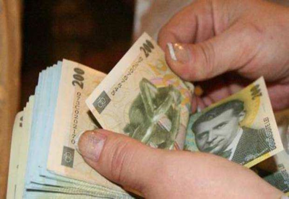 NOI DEZVĂLUIRI DESPRE INDEMNIZAȚIILE DE LUX DE LA STAT. AUSTERITATEA ÎI LOVEȘTE DOAR PE ROMÂNII DE RÂND