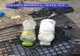  FOTO| Cocaină ascunsă în sticle de plastic în rezervorul unei maşini 