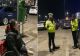 VIDEO Șocant! Polițiștii locali au ridicat mașina unei femei în scaun cu rotile 